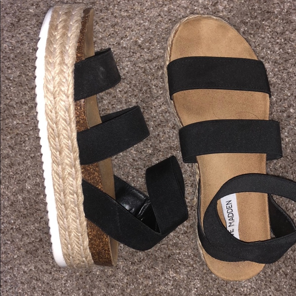 STEVE MADDEN PLATFORM SANDALS